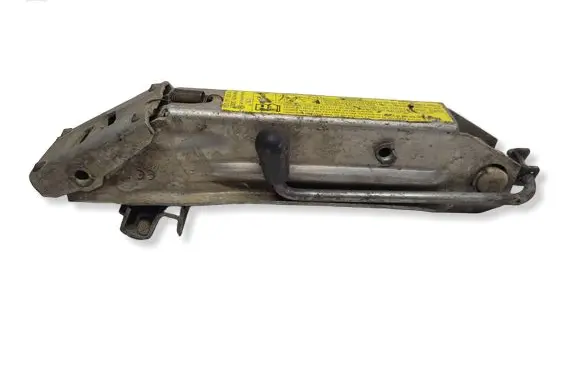 Volkswagen PASSAT B5 Lift Jack 8L0011031A