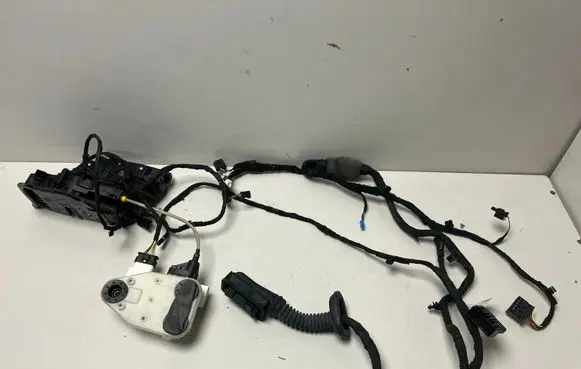 BMW XM Front door lock 7477702 7444678