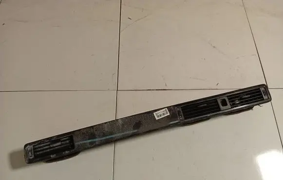 Volvo S80 Dash center air vent grill 30715143K