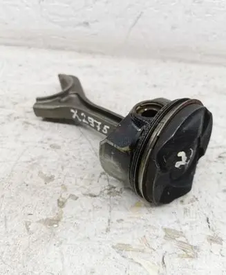 Land Rover Range Rover Velar Piston with connecting rod