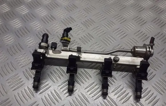 Opel Astra J Fuel main line pipe 55577580
