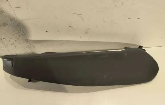 Volkswagen Golf V Rear seat side top trim 1074637