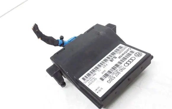 Volkswagen PASSAT B7 Gateway control module 7N0907530G 1K0907951
