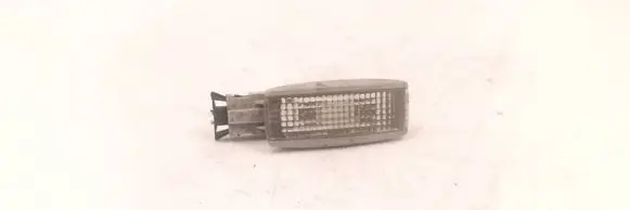 Volkswagen PASSAT B5 Other interior light 3B0947113