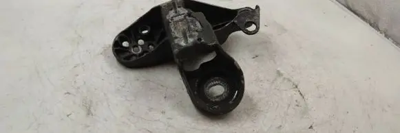 Audi A4 S4 B5 8D Engine mounting bracket AKRK