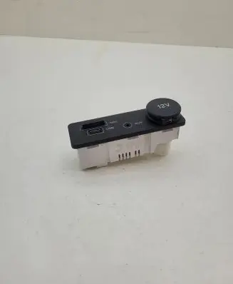 Jaguar XE USB socket connector FK7219C166BC
