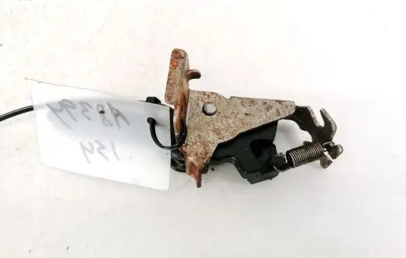 Nissan Primera Fuel tank opening switch 