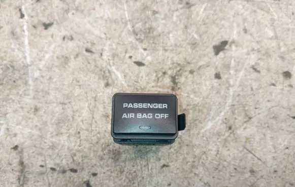 Porsche Cayenne (9PA) Passenger airbag on/off switch 7L5919211B