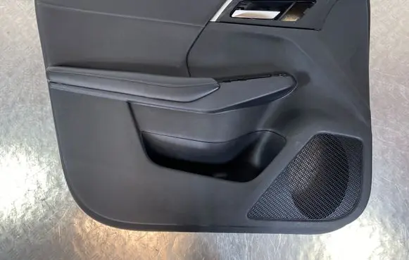 Mitsubishi Outlander IV Front door card panel trim