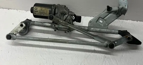 BMW 2 F46 Front wiper linkage and motor W000052734 504000527343
