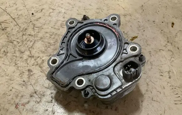Lexus CT 200H Water pump 