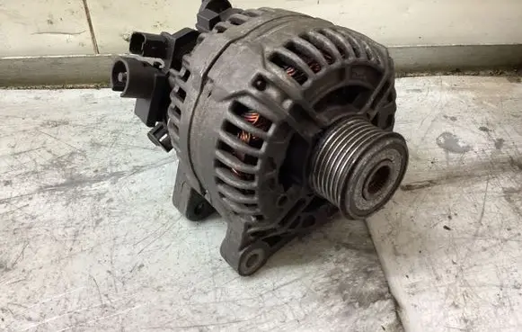 Citroen C5 Generator/alternator 9646321880