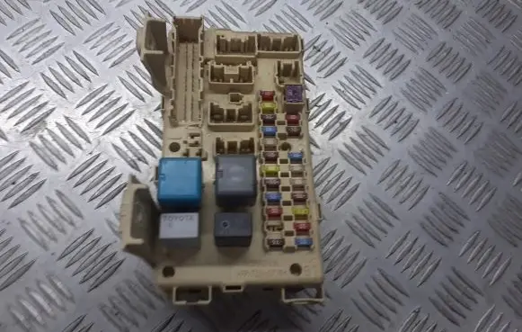 Toyota Avensis T250 Fuse box set