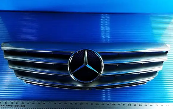 Mercedes-Benz E W211 Engine cover (trim) A1698800783