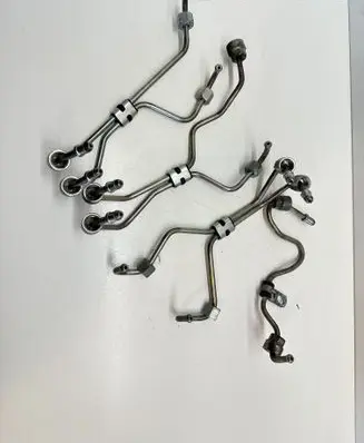 Volvo S80 Fuel injector supply line/pipe 