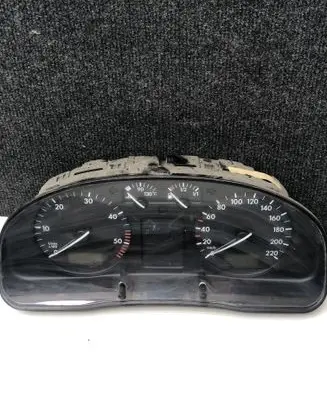 Volkswagen PASSAT B5 Speedometer (instrument cluster) 88311274245