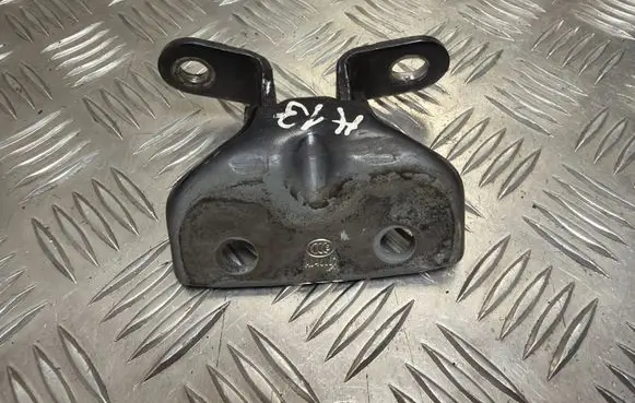 KIA Ceed Front door upper hinge A046057