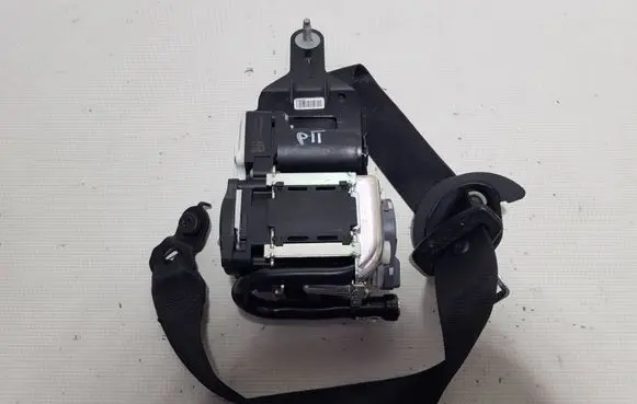 Mercedes-Benz C W204 Front seatbelt 619060900BB 619060900