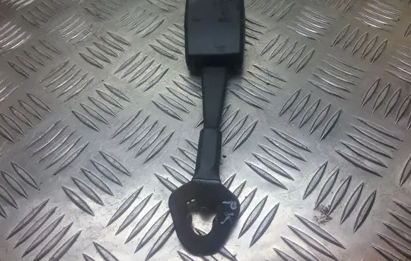 Audi A4 S4 B7 8E 8H Front seatbelt buckle 8H0857755A01C