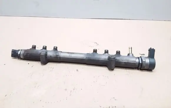 Volvo V50 Fuel main line pipe 0445215023 31259011