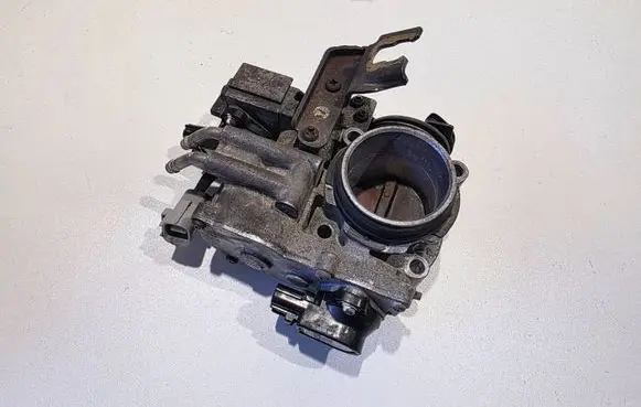 Lexus IS 200-300 Throttle valve 2203070030