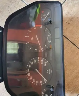 BMW 7 E32 Speedometer (instrument cluster) 1378567 110008360001 301286180111