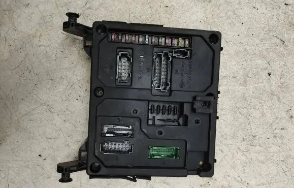 Seat Alhambra (Mk1) Fuse module S108152001