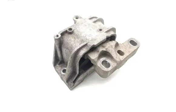 Volkswagen PASSAT B6 Engine mount bracket 1K0199262
