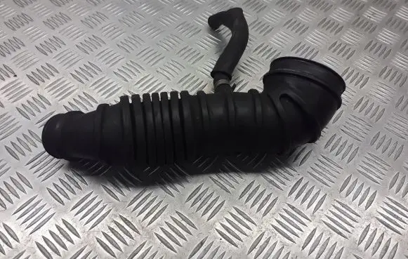 Mitsubishi Galant Air intake hose/pipe BRAK
