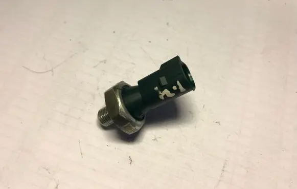 Volkswagen Golf VII Oil pressure sensor 036919081C