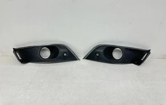 Renault Megane IV Front bumper lower grill 261A32853R 261A31178R 261A28562R
