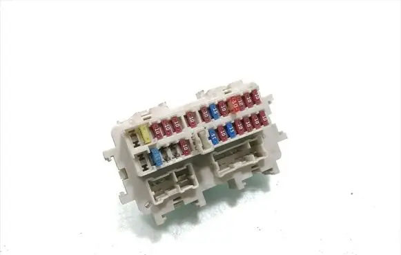 Nissan Navara Fuse box set