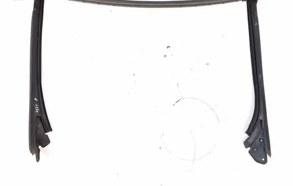 Mercedes-Benz E C207 W207 Rubber seal front coupe door window A2077200047