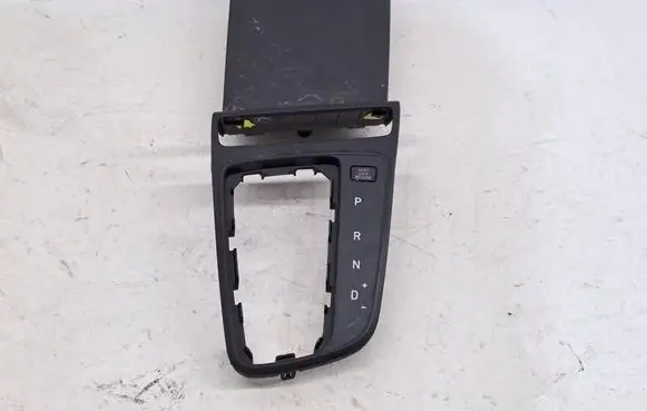 Hyundai i20 (BC3 BI3) Gear shifter surround trim plastic 84605Q04404X