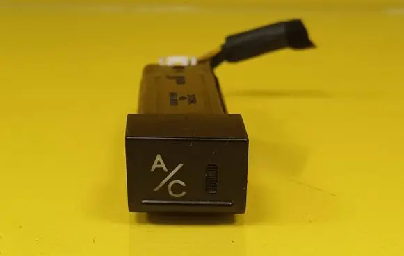 Hyundai Getz Air conditioning (A/C) switch 621W01391