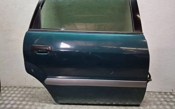 Mitsubishi Space Wagon Rear door