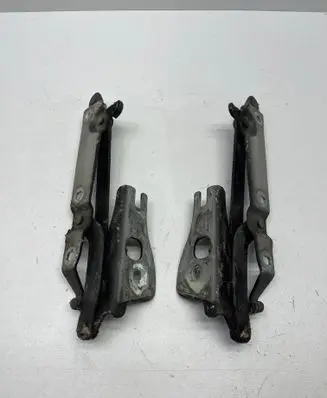 Audi A4 S4 B7 8E 8H Tailgate/trunk/boot hinge 8H0827301B 8H0827302B
