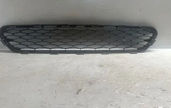 Nissan X-Trail T32 Front bumper lower grill