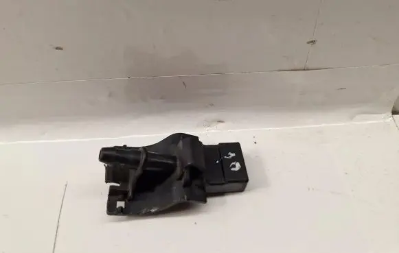Windshield washer spray nozzle