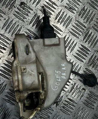 Volkswagen Golf V Front door lock (next to the handle) 7029de