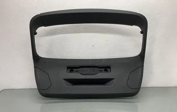 BMW 1 F40 Tailgate/boot lid cover trim 146228