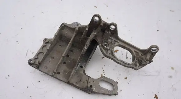 Nissan e-NV200 Gearbox mounting bracket 