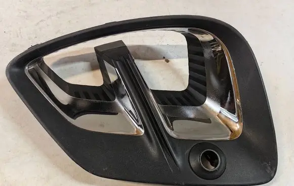Renault Captur II Front bumper lower grill 261A21107R