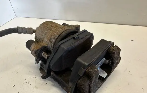 Volkswagen Polo V 6R Front brake caliper