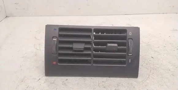 BMW 5 E39 Rear air vent grill 8376150