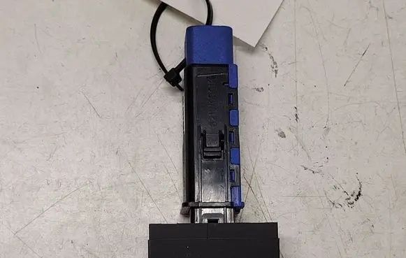 Hyundai Santa Fe Windscreen/window heater switch 202002962