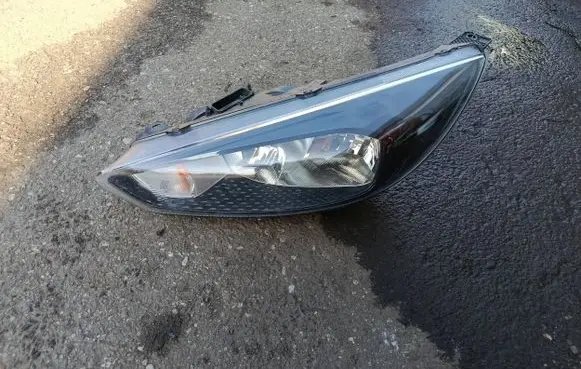 Ford Focus Headlight/headlamp F1EB13W029PC 1304201503