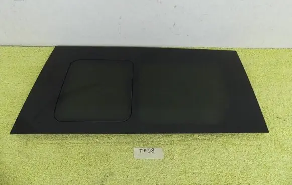Volkswagen Transporter - Caravelle T7 Rear vent window glass W5902195