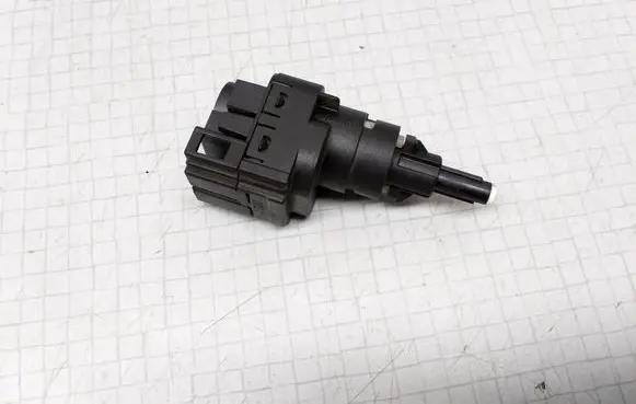 Volkswagen Polo Brake pedal sensor switch 6Q0945511