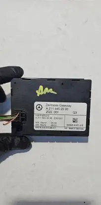Mercedes-Benz E W211 Gateway control module A2114452500 A2115403545